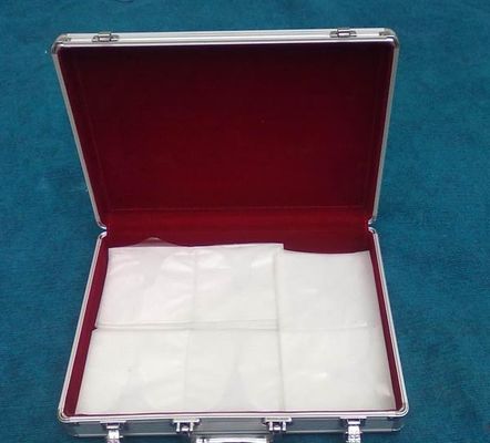 携帯用ビロードのライニングのアルミニウム CD 貯蔵の箱は鉄の主ロックを電気めっきします